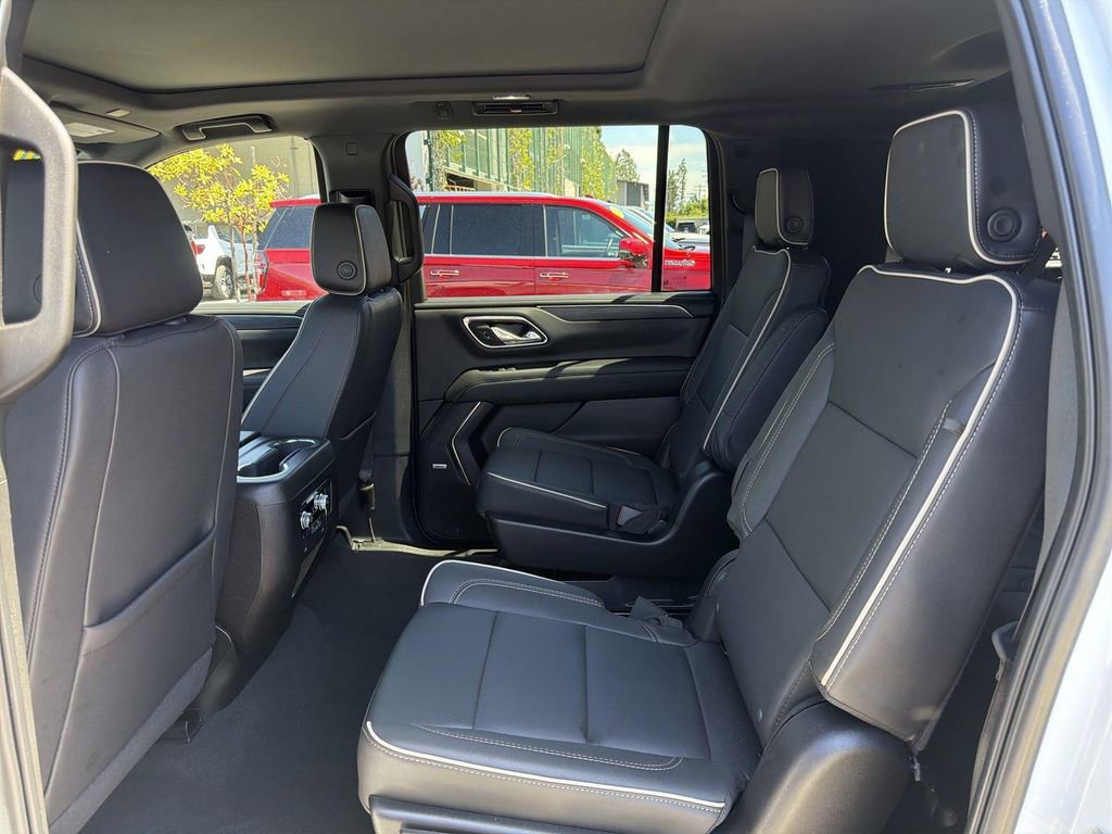 Used 2023 GMC Yukon XL SLT w/ SLT Premium Package AWD/4WD image 26