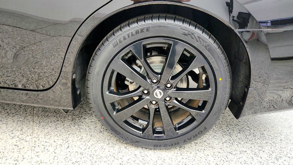 Used 2017 Nissan Altima 2.5 SR w/ Midnight Edition Package image 9