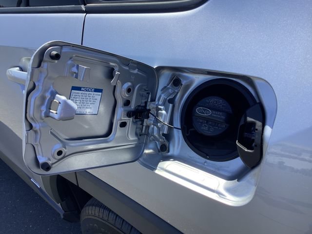 Used 2022 Toyota RAV4 LE AWD/4WD image 22