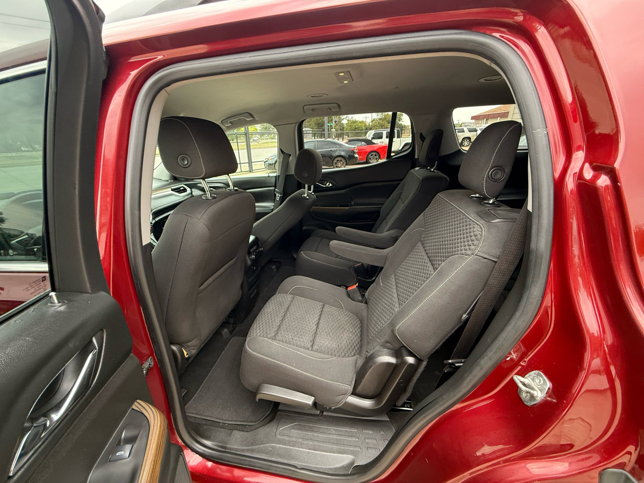 Used 2017 GMC Acadia SLE image 12