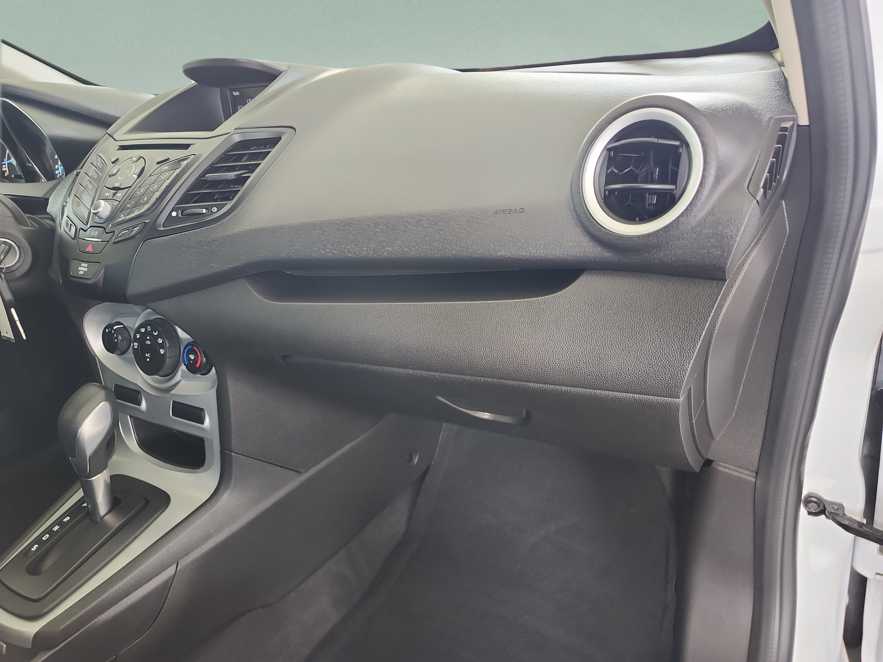 Certified 2019 Ford Fiesta SE FWD image 18