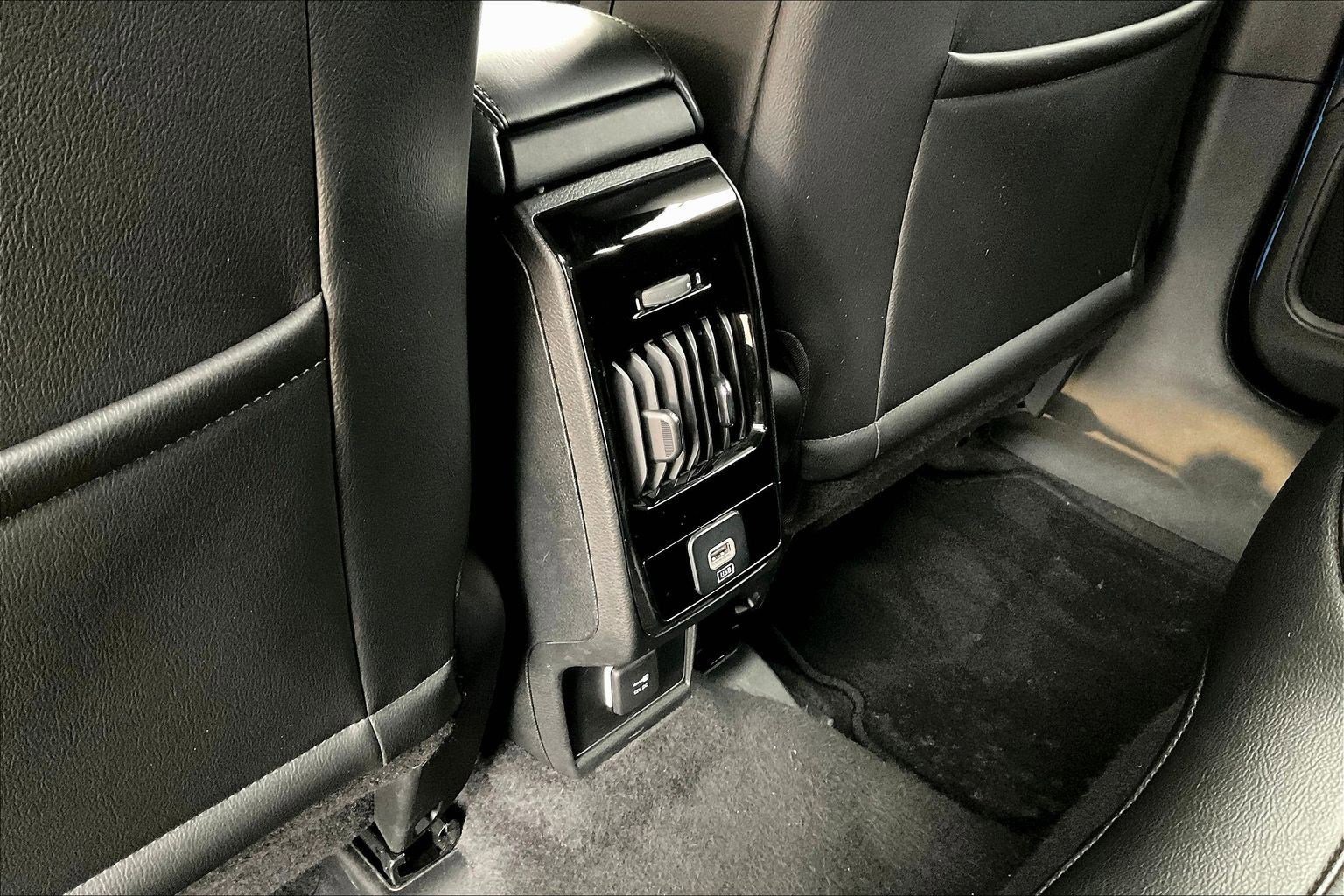 Used 2023 Jeep Compass Latitude image 11