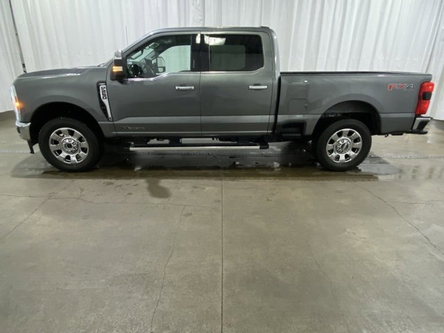 Used 2024 Ford F250 Lariat w/ Chrome Package image 7