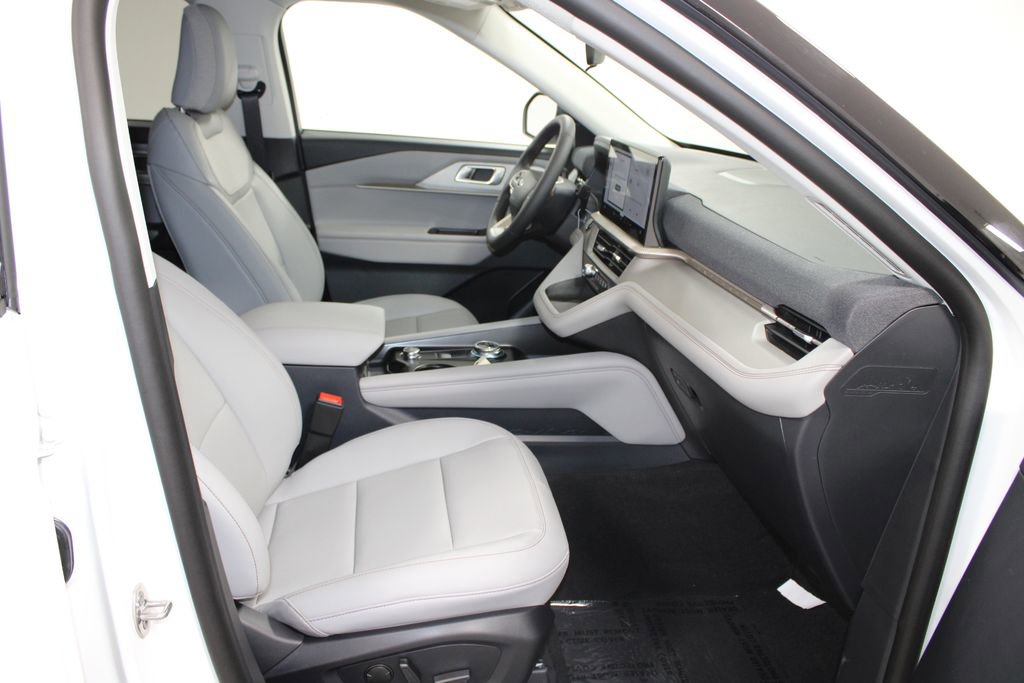 New 2026 Ford Explorer Active RWD image 29