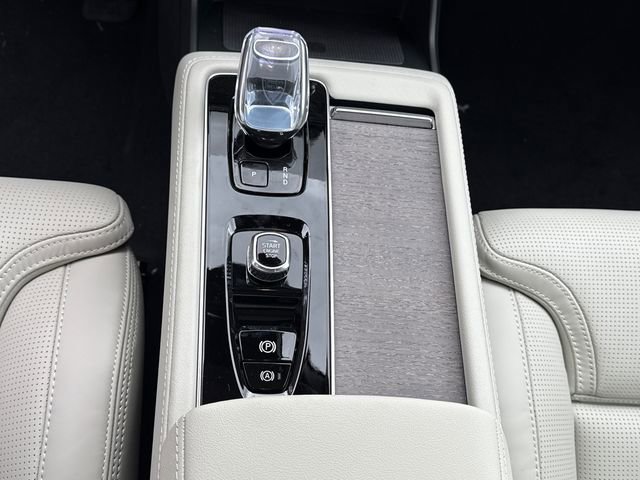New 2026 Volvo XC90 B6 Ultra w/ Protection Package image 17