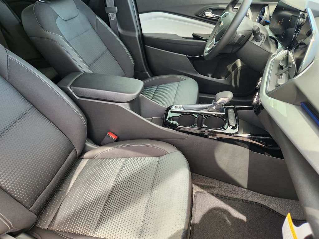 New 2026 Chevrolet Trax LT w/ Driver Confidence Package FWD image 10