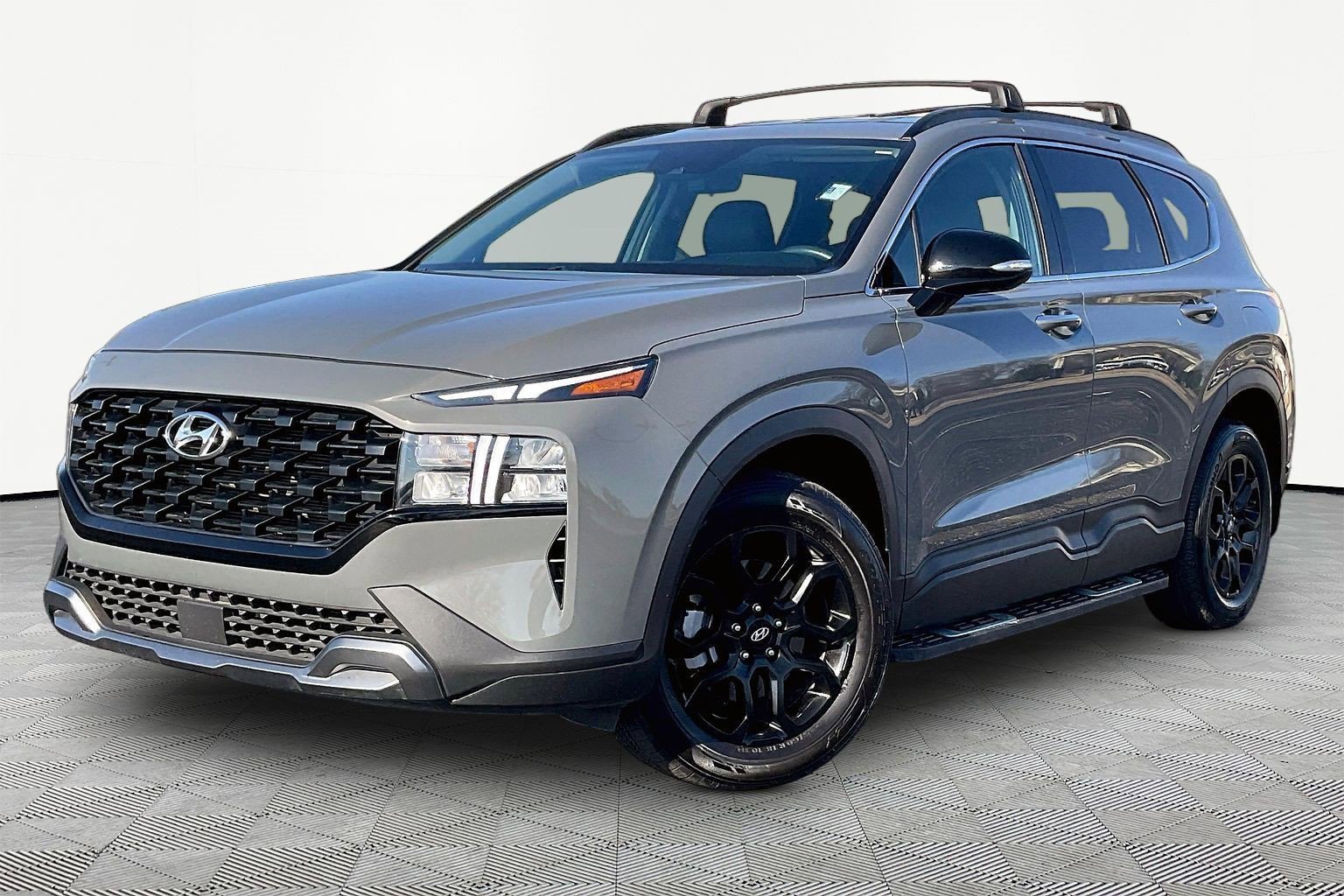 Used 2023 Hyundai Santa Fe XRT image 2