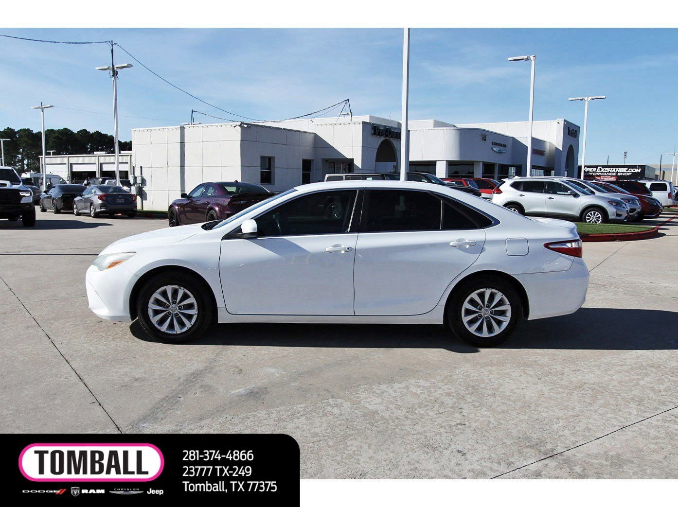 Used 2016 Toyota Camry LE image 4