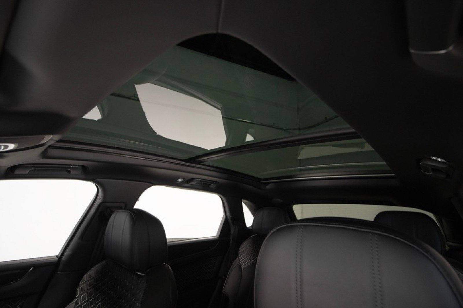 Used 2023 Bentley Bentayga Speed image 45