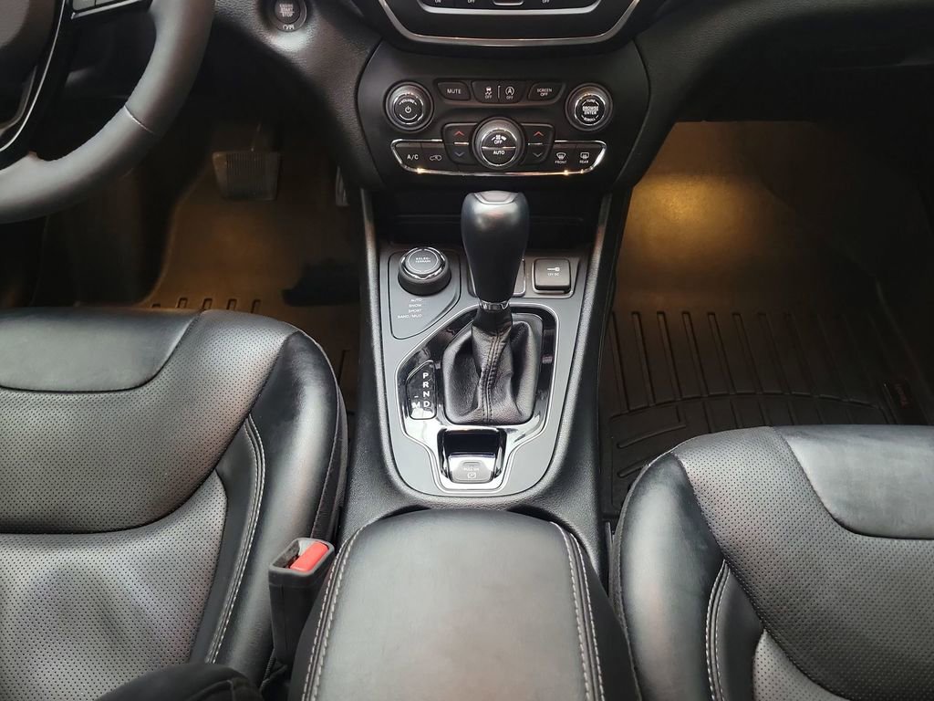 Used 2023 Jeep Cherokee Altitude Lux image 15