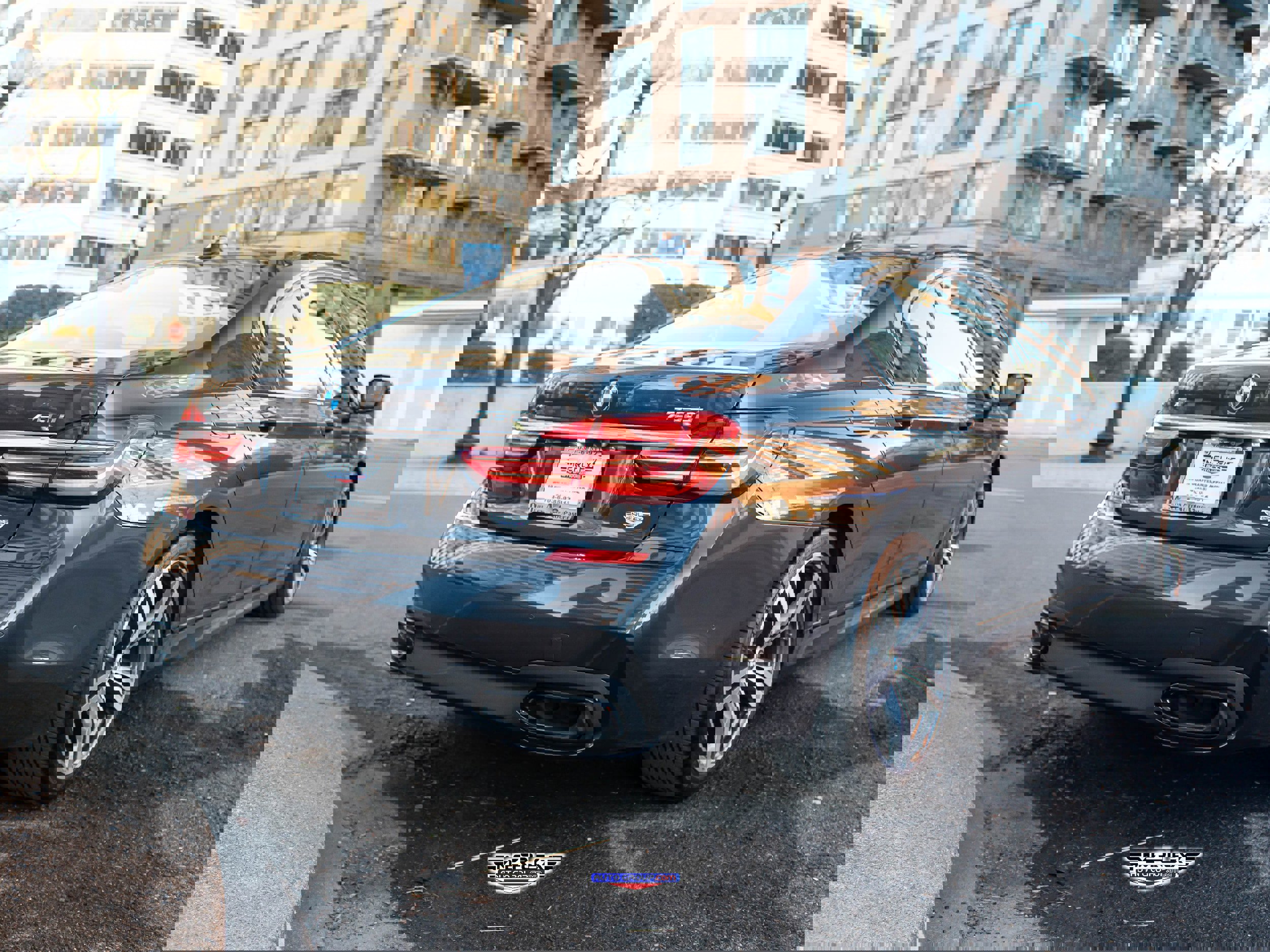 Used 2019 BMW 750i xDrive w/ Executive Package image 7