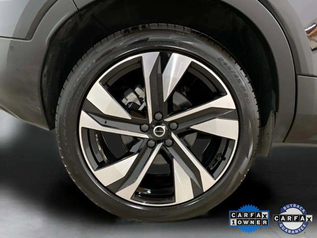 Used 2025 Volvo XC40 B5 Plus image 30