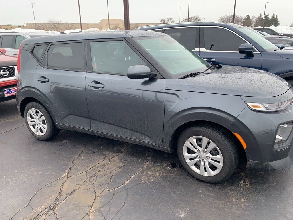 Used 2020 Kia Soul LX image 2