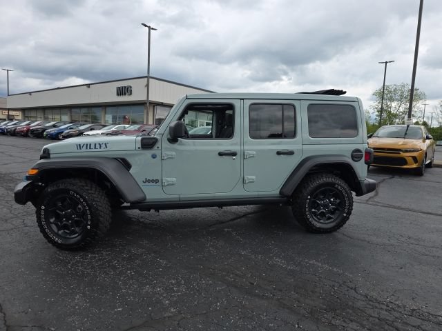 Used 2023 Jeep Wrangler Unlimited w/ Sun & Screen Package AWD/4WD image 3