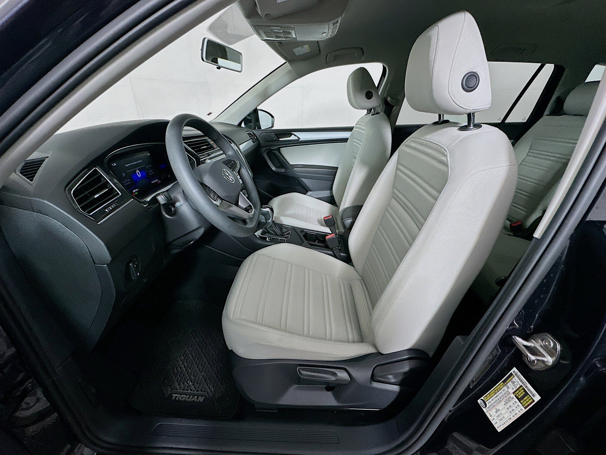 Used 2022 Volkswagen Tiguan S FWD image 13