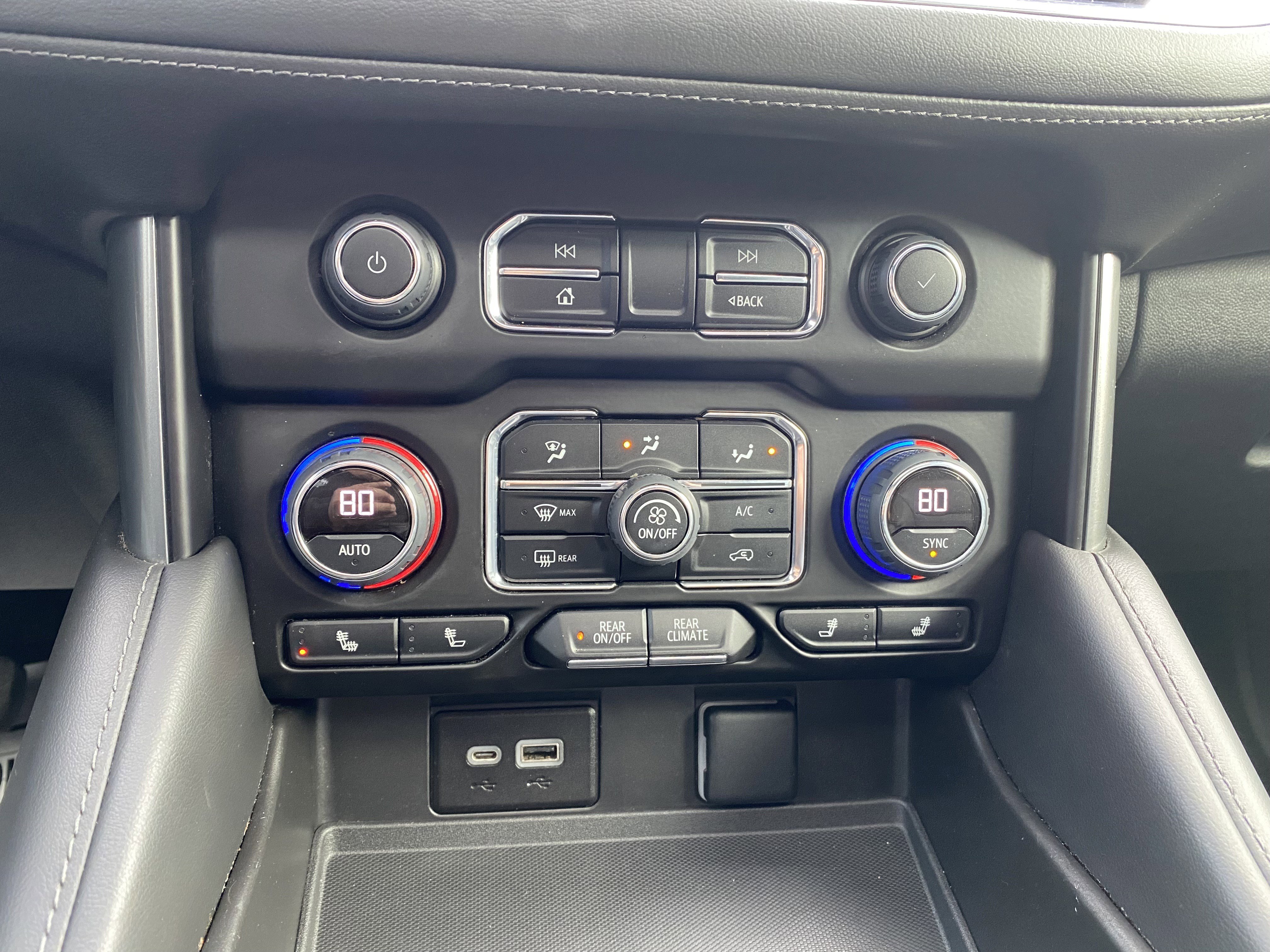 Used 2023 Chevrolet Suburban Z71 AWD/4WD image 30