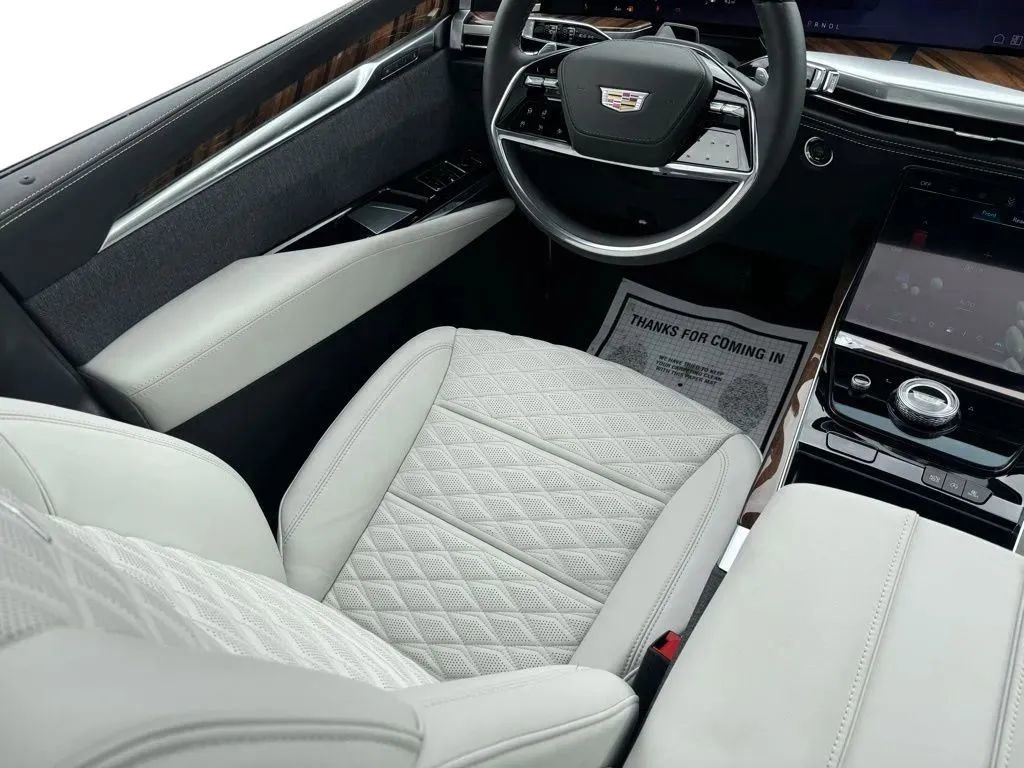 New 2026 Cadillac Escalade ESV Platinum Sport w/ LPO, ONYX Package image 23