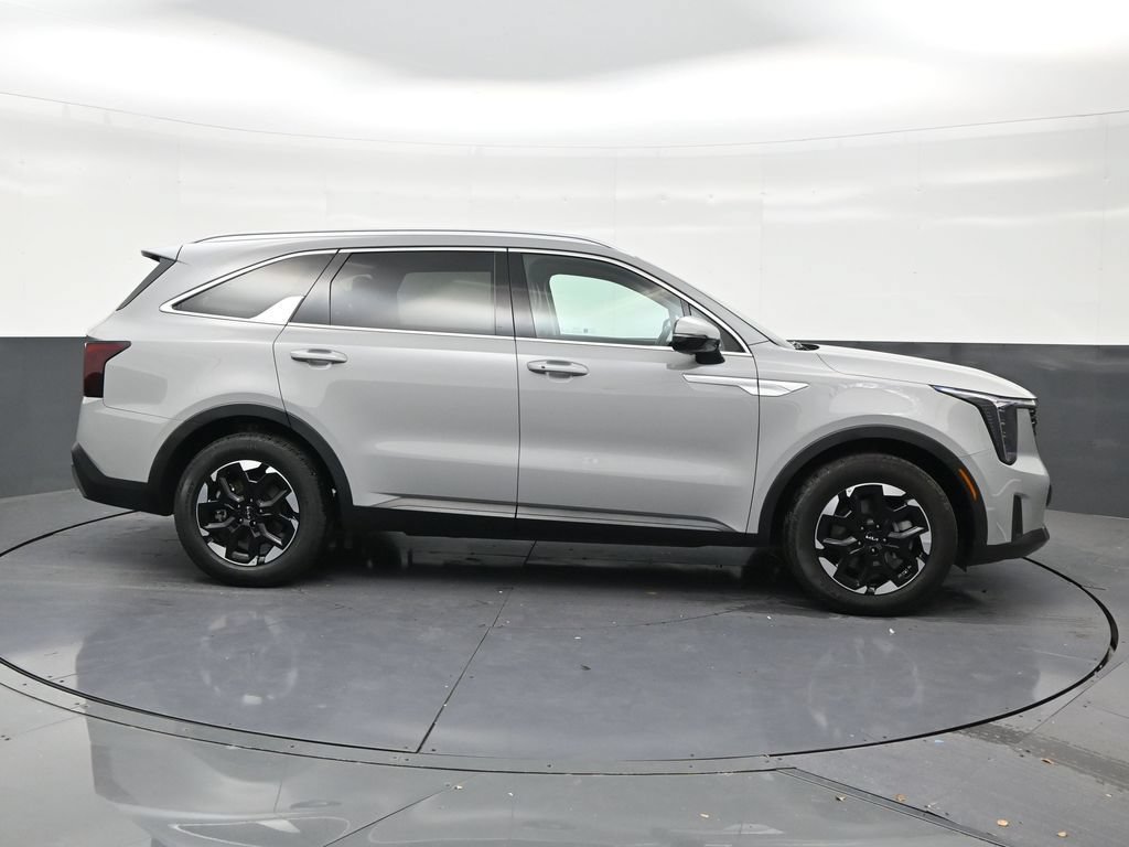 Used 2025 Kia Sorento S w/ Panoramic Sunroof Package FWD image 6