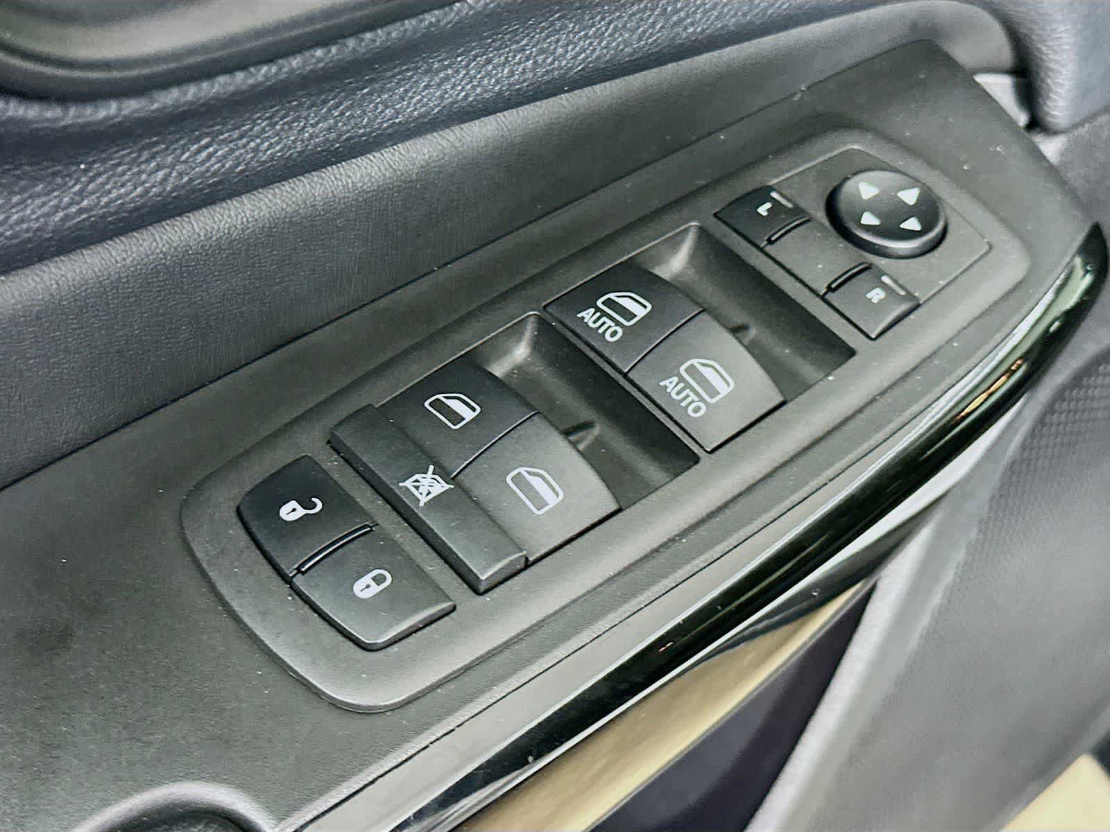 Used 2023 Jeep Cherokee Altitude Lux AWD/4WD image 30