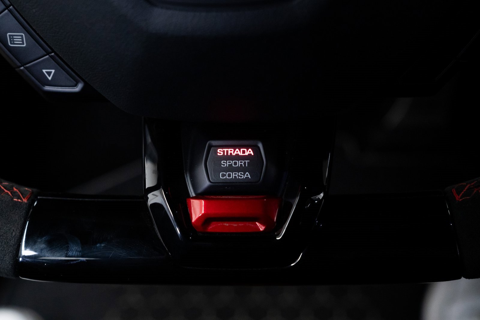 Used 2018 Lamborghini Huracan Performante image 14