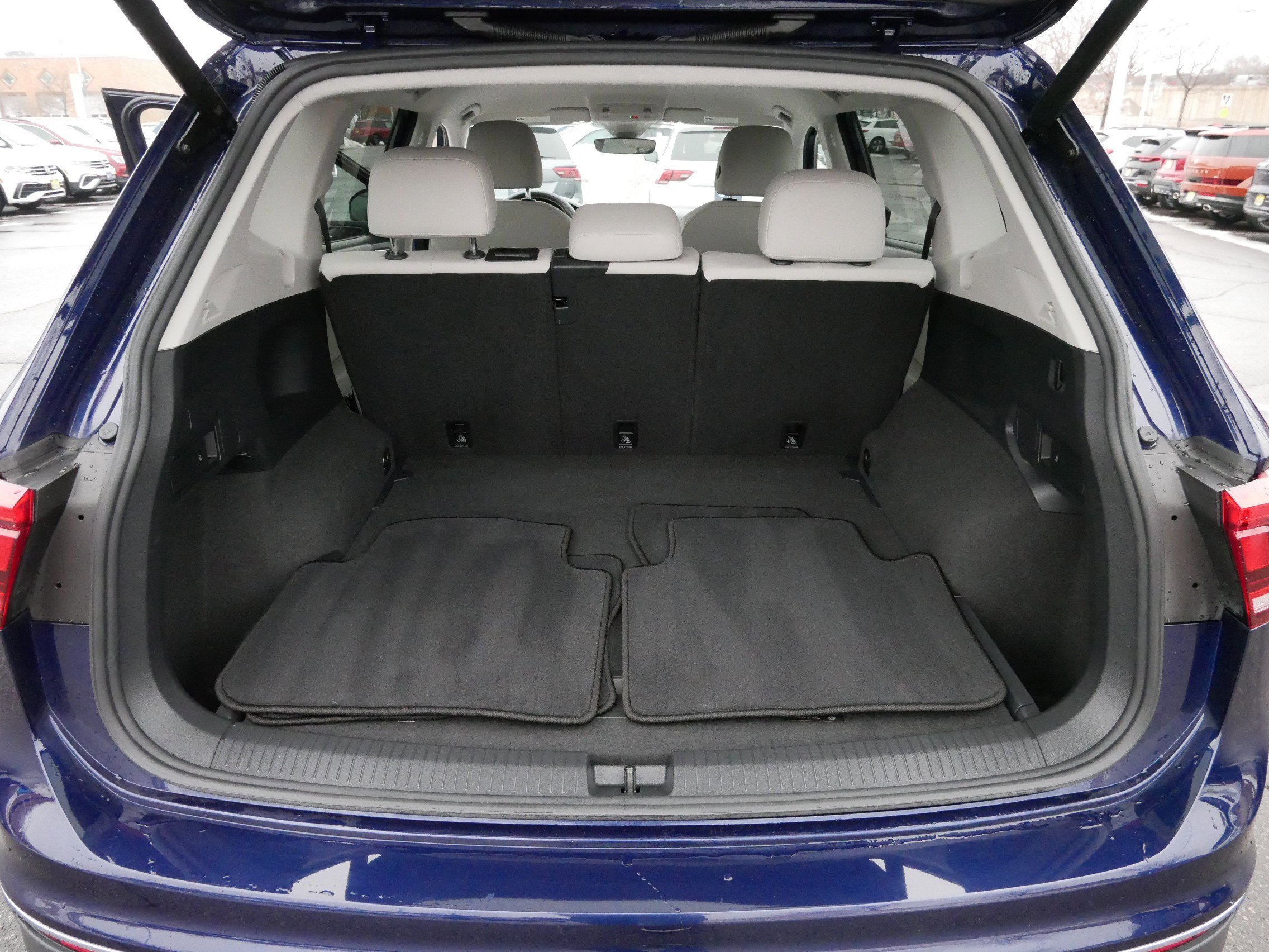 Certified 2022 Volkswagen Tiguan SE image 18