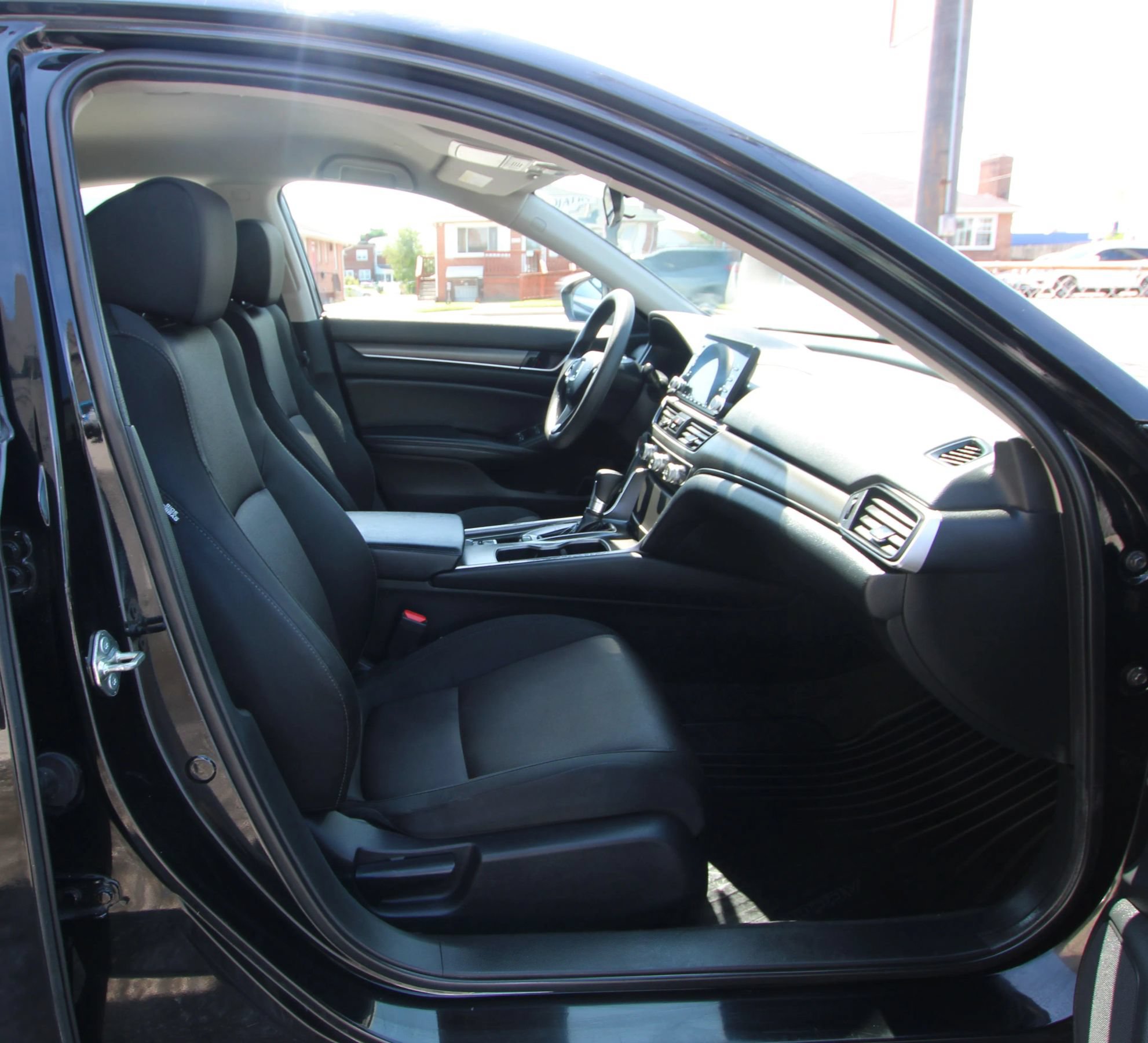 Used 2018 Honda Accord LX image 10