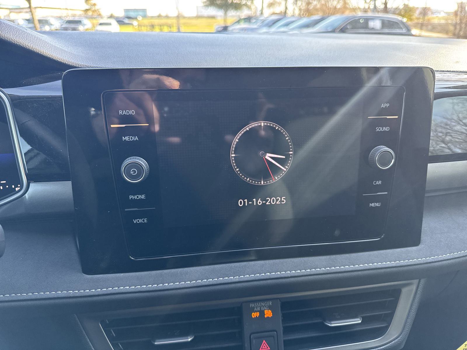 Certified 2025 Volkswagen Taos SE image 44