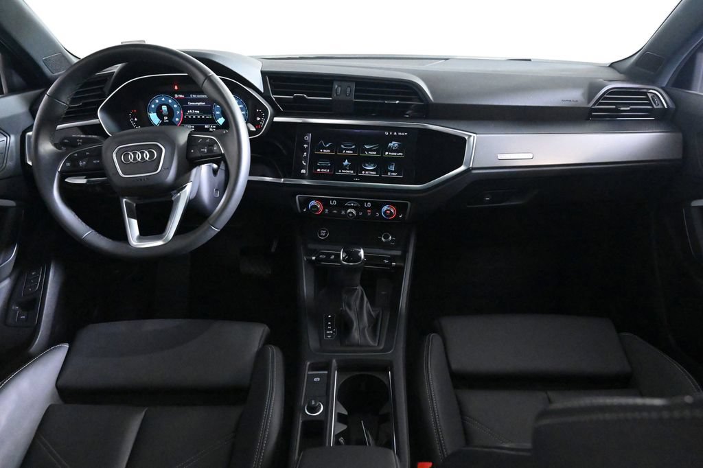 Certified 2025 Audi Q3 2.0T Premium w/ Convenience Package AWD/4WD image 9