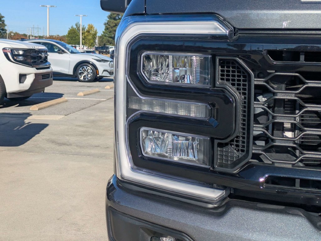 New 2026 Ford F250 Lariat w/ Black Appearance Package AWD/4WD image 10