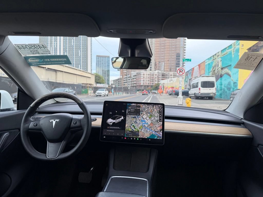 Used 2021 Tesla Model Y Long Range AWD/4WD image 16