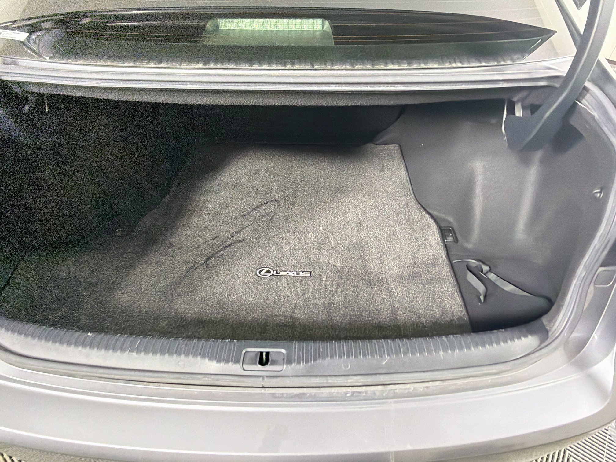 Used 2018 Lexus IS 300 F Sport w/ F Sport Package RWD image 28