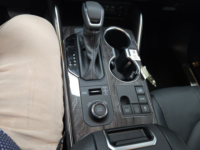 New 2026 Toyota Highlander Platinum AWD/4WD image 28