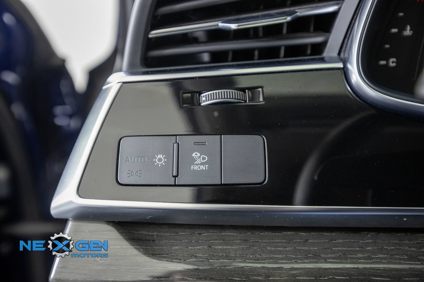 Used 2023 Audi Q7 3.0T Premium Plus w/ Premium Plus Package AWD/4WD image 14