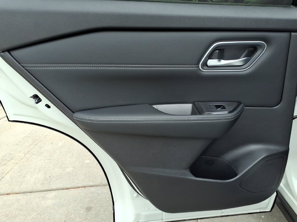 New 2026 Nissan Rogue Platinum AWD/4WD image 36