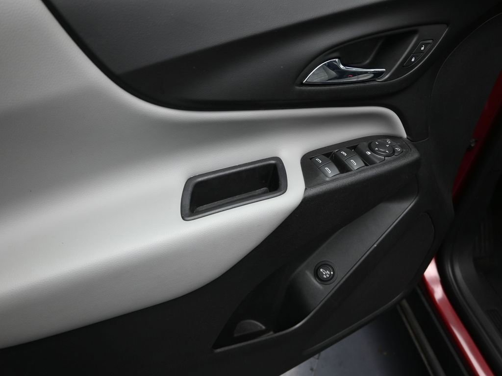 Used 2018 Chevrolet Equinox LT image 11