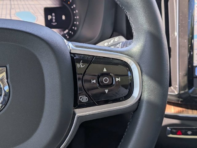 Used 2023 Volvo XC60 B5 Plus w/ Protection Package Premier FWD image 33