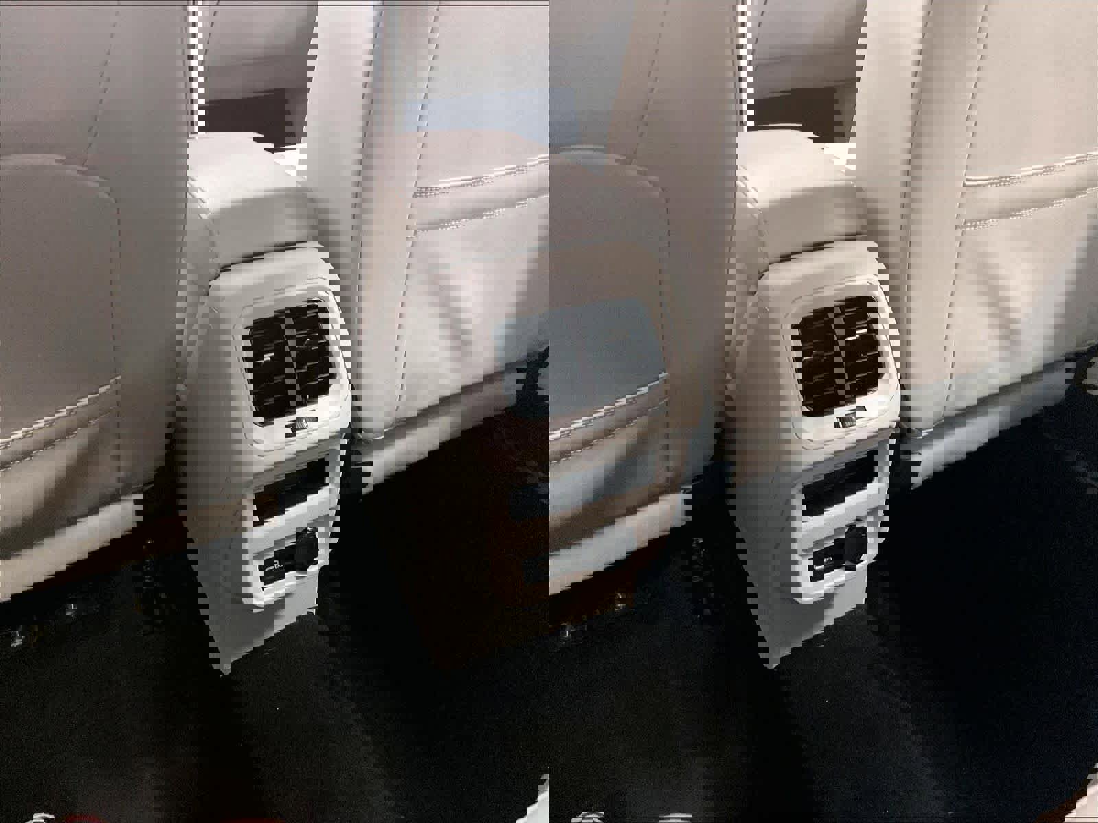 Used 2022 Volkswagen Tiguan SEL R-Line AWD/4WD image 28