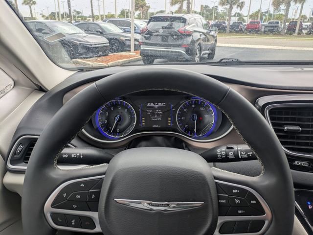 Used 2023 Chrysler Voyager LX image 29