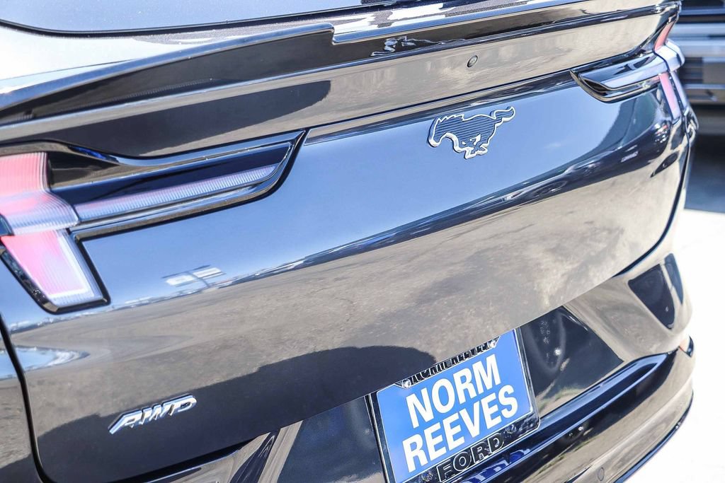Certified 2022 Ford Mustang Mach-E Premium AWD/4WD image 12