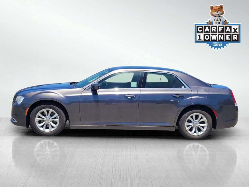 Used 2023 Chrysler 300 Touring RWD image 7