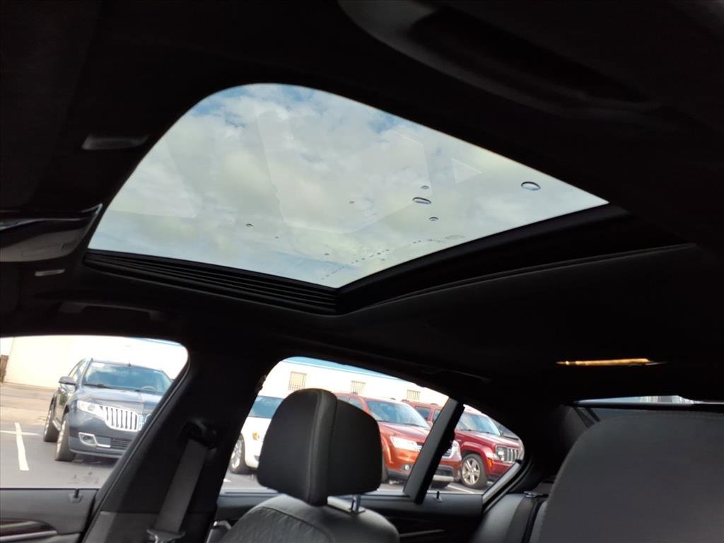 Used 2019 BMW M550i xDrive w/ Premium Package image 11