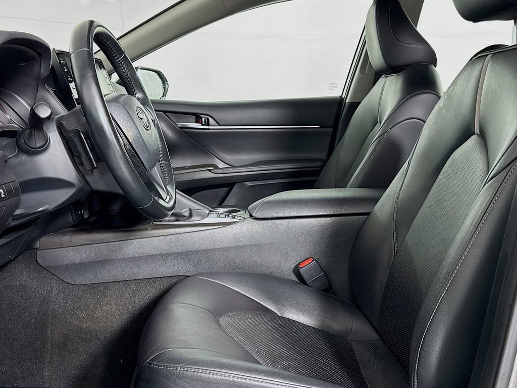 Used 2023 Toyota Camry XSE image 9