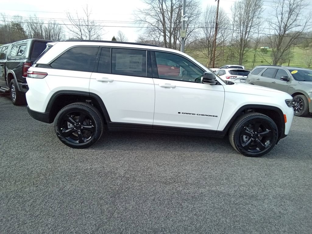 New 2026 Jeep Grand Cherokee Limited w/ Limited Altitude Package image 3