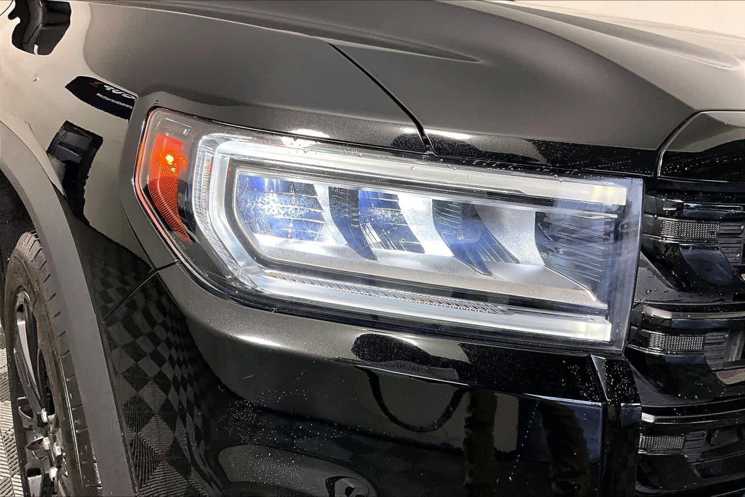 Certified 2023 GMC Acadia SLT w/ Elevation Edition FWD image 27