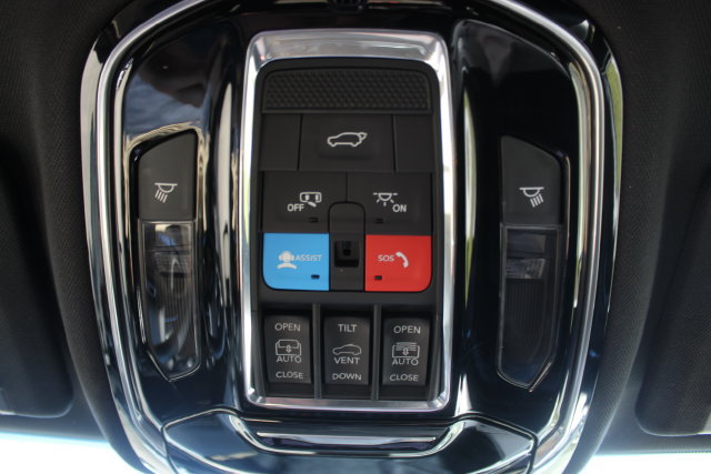 Used 2021 Jeep Grand Cherokee L Overland w/ Luxury Tech Group IV AWD/4WD image 25