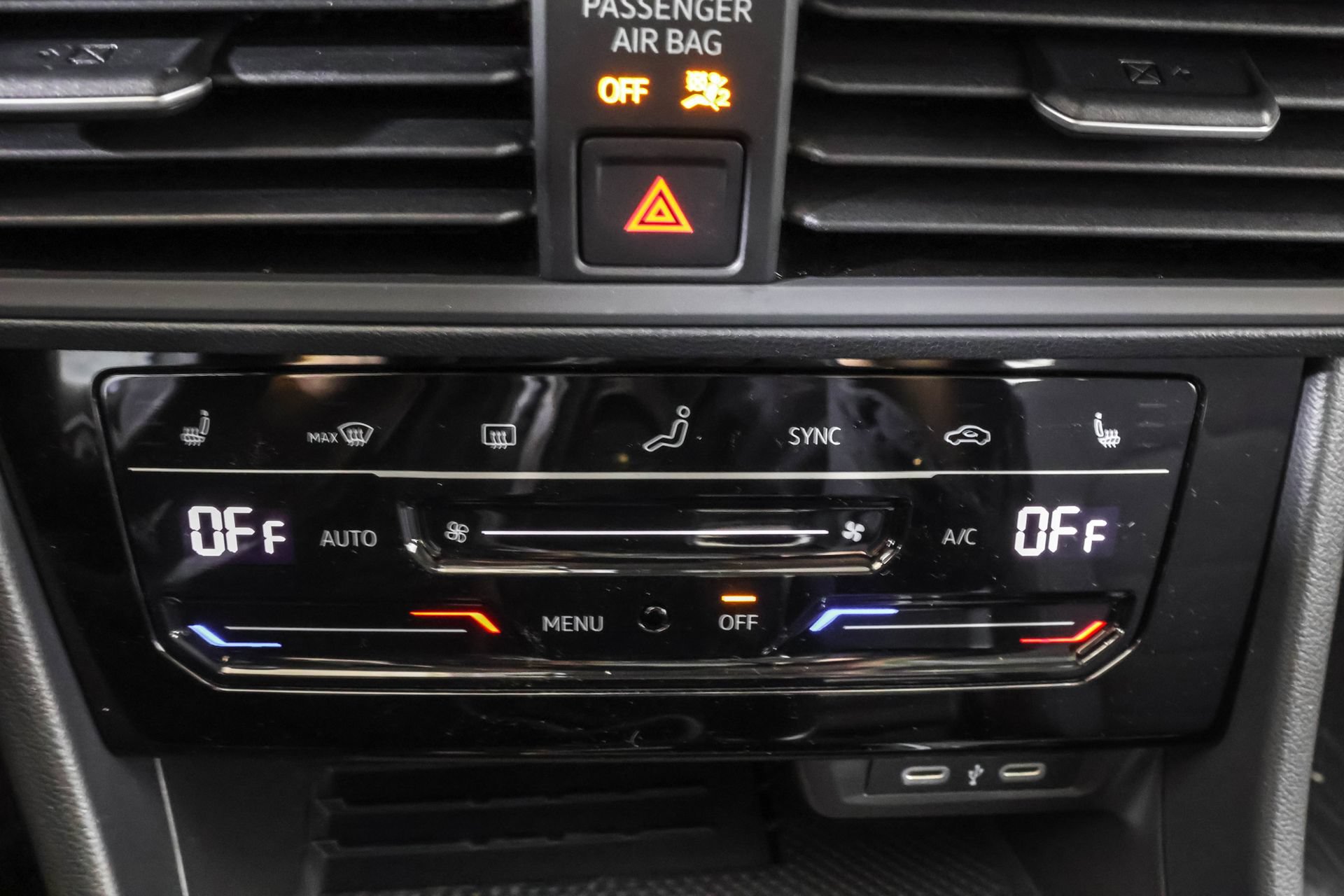 Used 2026 Volkswagen Jetta SE FWD image 28