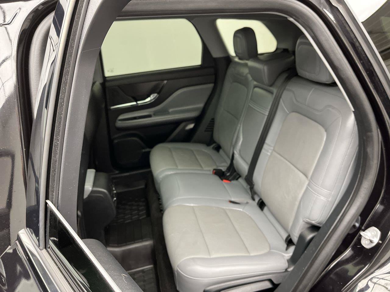 Used 2022 Lincoln Corsair AWD w/ Premium Package image 13