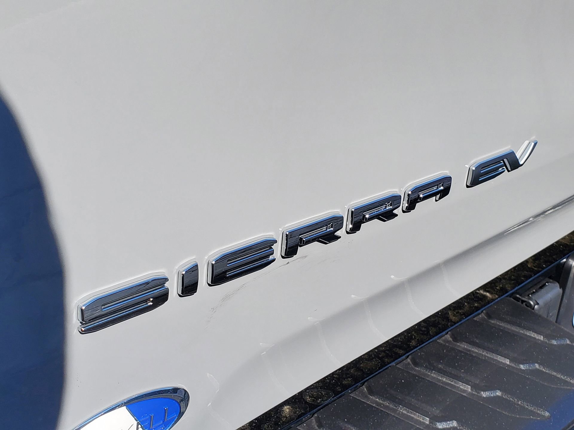 Used 2024 GMC Sierra EV Denali image 6