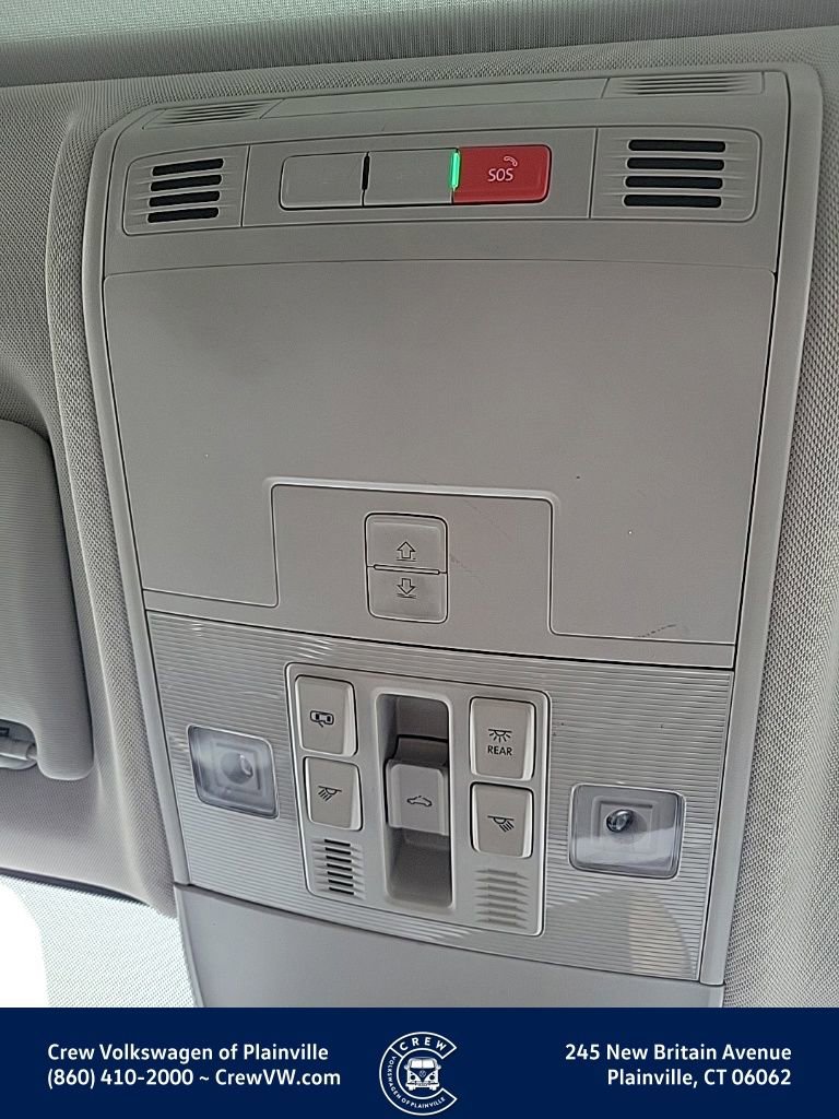 Certified 2022 Volkswagen Taos SEL image 11