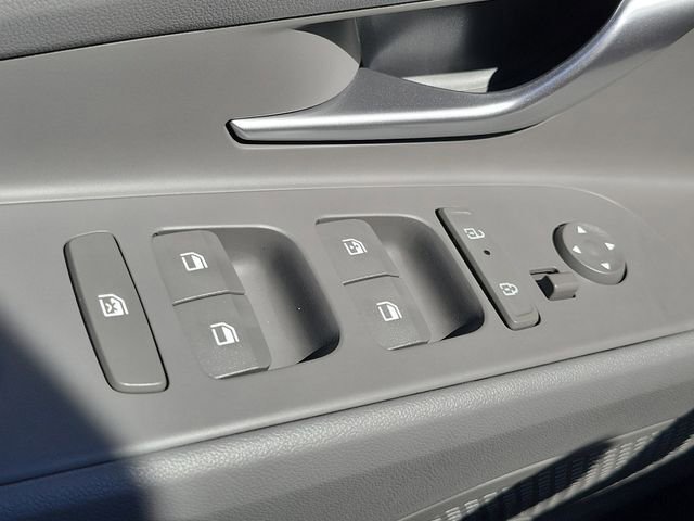 New 2026 Hyundai Elantra Sport FWD image 15
